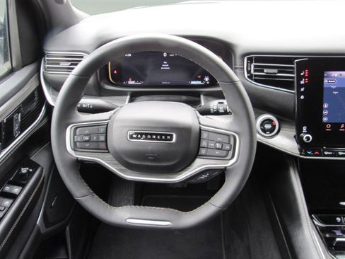 Used 2024 Jeep Wagoneer Series III image 20