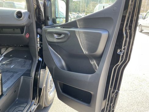 New 2025 Mercedes-Benz Sprinter 2500 image 37