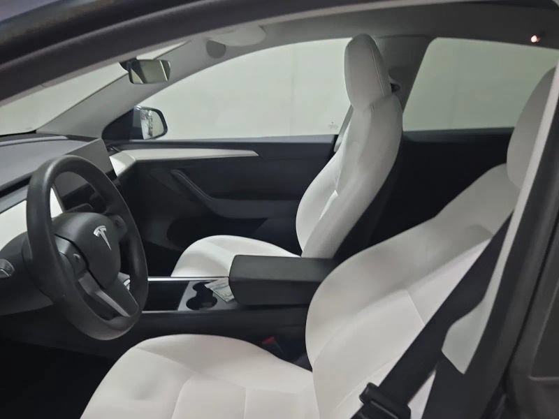 Used 2023 Tesla Model Y Long Range AWD/4WD image 3