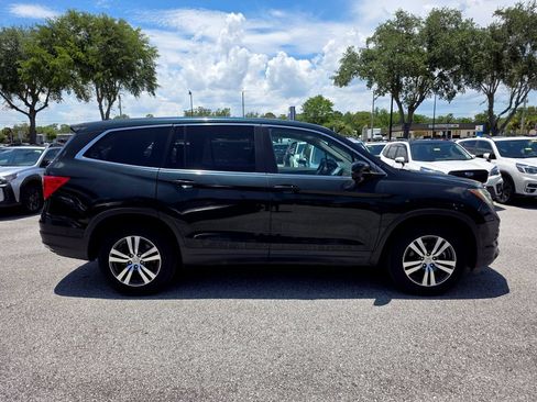 Used 2017 Honda Pilot EX image 2