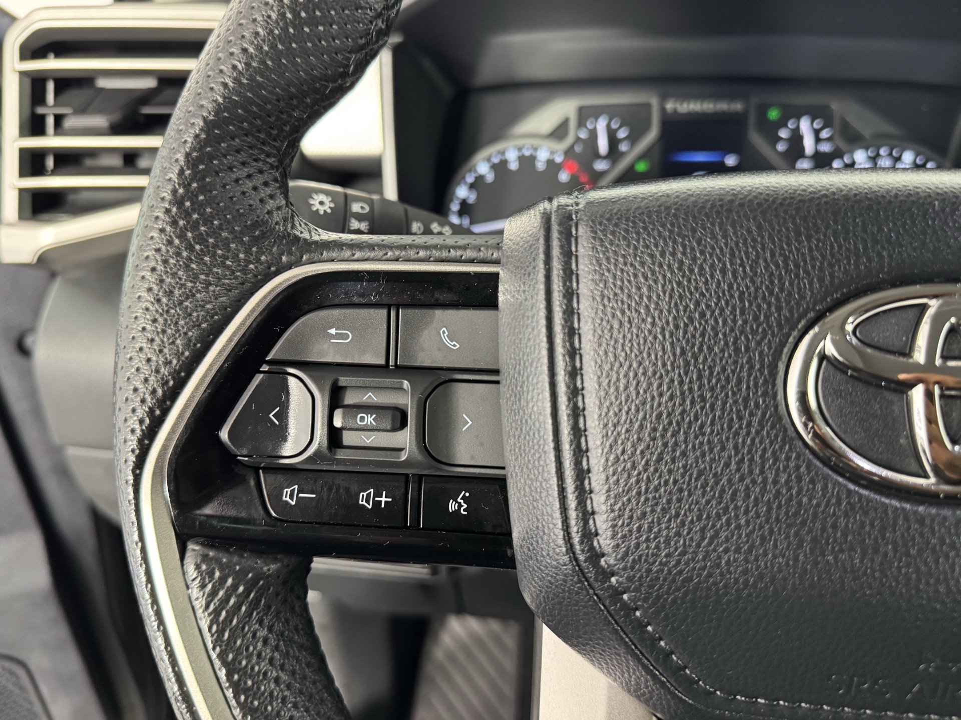 Used 2023 Toyota Tundra Limited RWD image 27