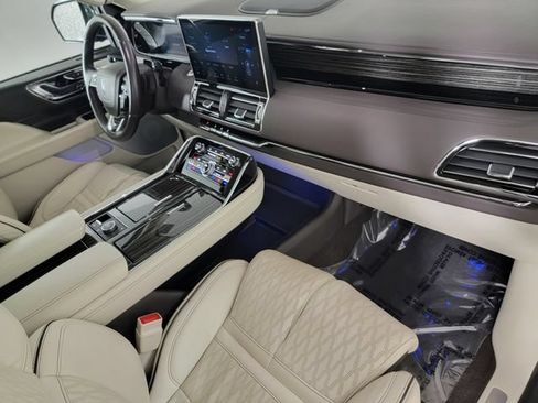 Used 2024 Lincoln Navigator L Black Label AWD/4WD image 20