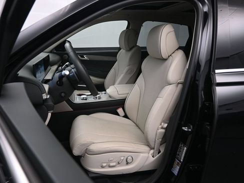 Used 2025 Genesis GV80 3.5T Advanced AWD/4WD image 21