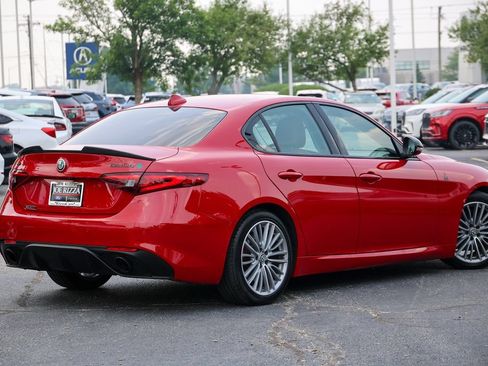 Used 2020 Alfa Romeo Giulia w/ Quick Order Package 22K Sport RWD image 36