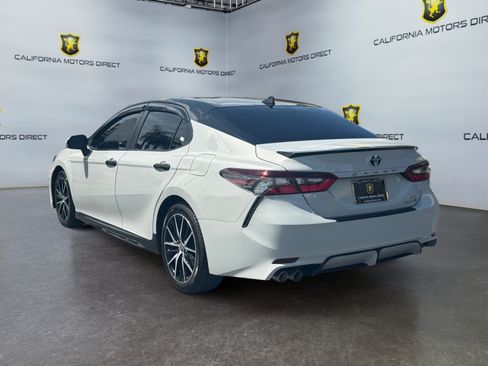 Used 2022 Toyota Camry SE FWD image 3