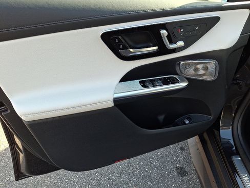 New 2026 Mercedes-Benz GLC 300 4MATIC image 7