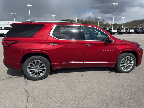 Used 2023 Chevrolet Traverse Premier image 11
