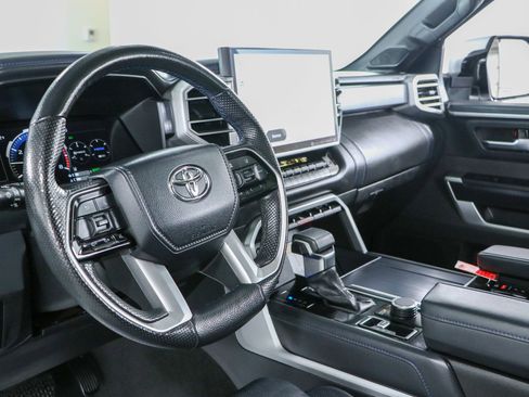 Used 2024 Toyota Sequoia Platinum AWD/4WD image 25