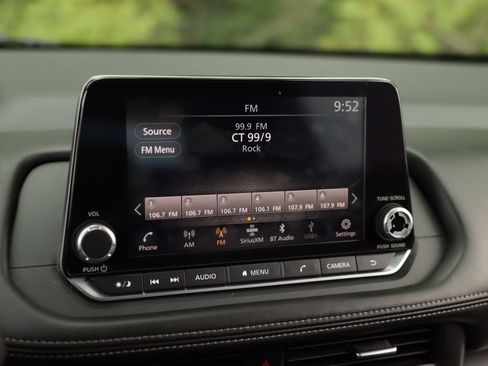 Used 2024 Nissan Rogue SV AWD/4WD image 12