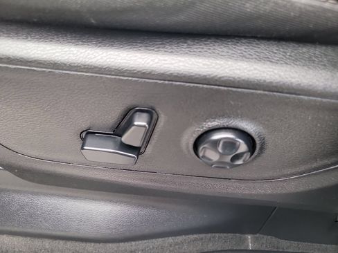 Used 2019 RAM 1500 Big Horn AWD/4WD image 22