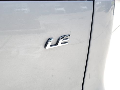 Certified 2024 Toyota Corolla Cross LE FWD image 8