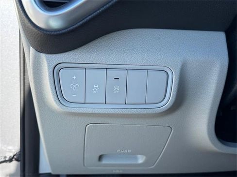 Used 2025 Kia Soul LX w/ LX Technology Package image 16