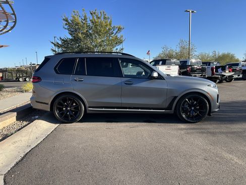 Used 2023 BMW X7 xDrive40i w/ Executive Package image 2