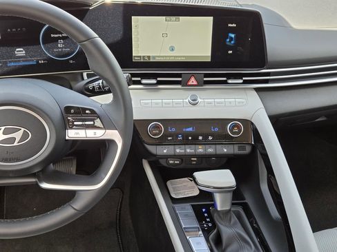 New 2026 Hyundai Elantra Limited FWD image 25