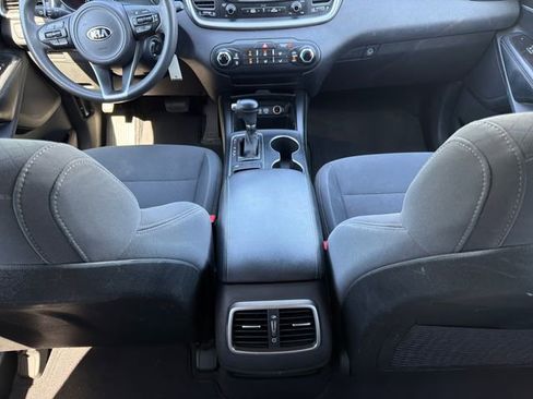 Used 2018 Kia Sorento L FWD image 18