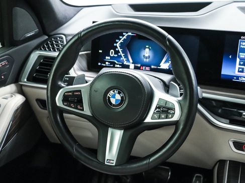 Used 2024 BMW X7 xDrive40i w/ M Sport Package AWD/4WD image 16