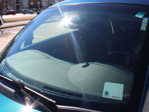 Used 2005 Chevrolet SSR w/ Preferred Equipment Group image 28