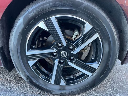 Used 2025 Nissan Sentra SV image 28