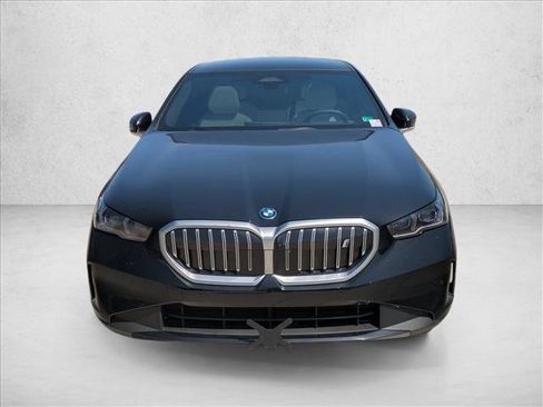 Used 2024 BMW i5 eDrive40i w/ Executive Package RWD image 2