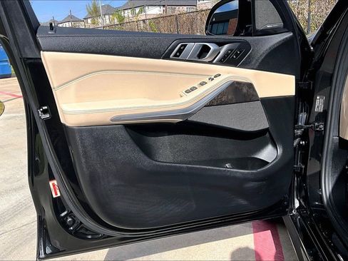 Used 2021 BMW X5 M50i AWD/4WD image 25