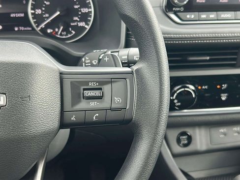 Used 2025 Nissan Rogue S FWD image 19