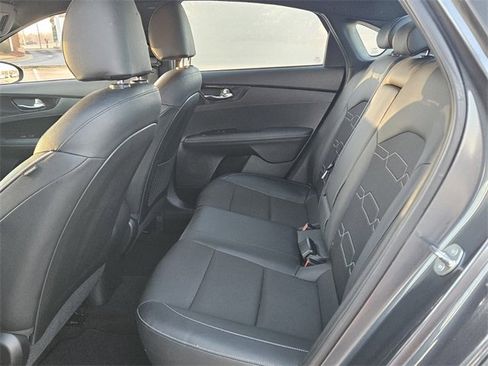 Used 2023 Kia Forte GT-Line image 6