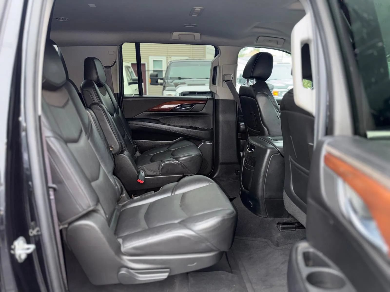 Used 2016 Cadillac Escalade ESV 2WD image 25