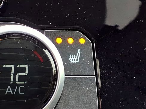 Used 2023 Toyota Highlander XLE FWD image 21