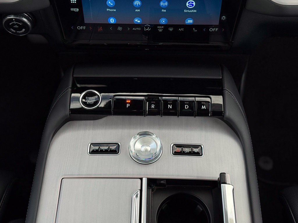 Used 2025 Lincoln Navigator L Reserve AWD/4WD image 31