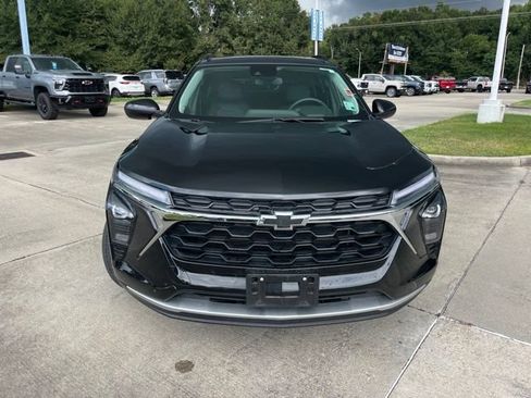Used 2025 Chevrolet Trax LT w/ Driver Confidence Package FWD image 11