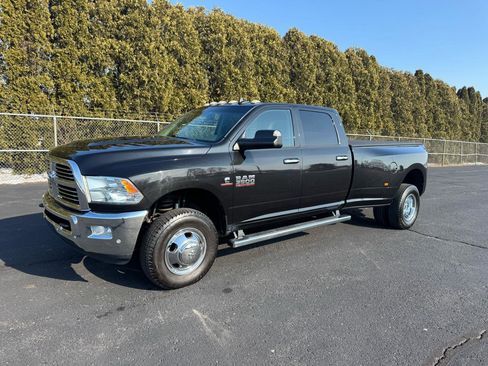 Used 2017 RAM 3500 Big Horn image 2