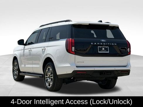 Used 2025 Ford Expedition Active AWD/4WD image 7