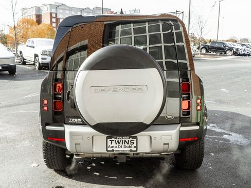 Used 2023 Land Rover Defender 110 S image 31