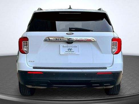 Used 2021 Ford Explorer XLT RWD image 4