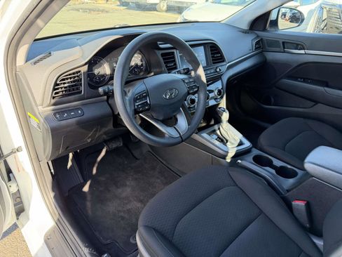 Used 2019 Hyundai Elantra SEL w/ Cargo Package FWD image 9