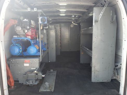 Used 2020 Chevrolet Express 3500 Extended w/ Driver Convenience Package RWD image 10