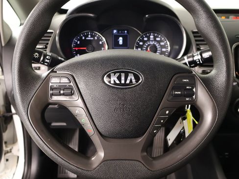 Used 2018 Kia Forte LX w/ LX Rear Camera Package FWD image 3