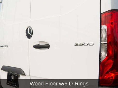 Used 2025 Mercedes-Benz Sprinter 2500 image 18