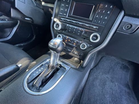 Used 2015 Ford Mustang Coupe RWD image 15