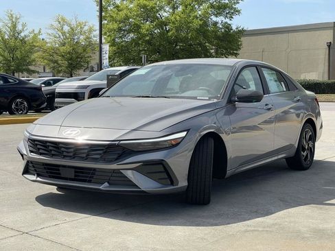 New 2026 Hyundai Elantra SEL Sport Premium FWD image 6