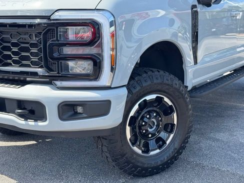 Used 2025 Ford F250 Lariat w/ Tremor Off-Road Package AWD/4WD image 5