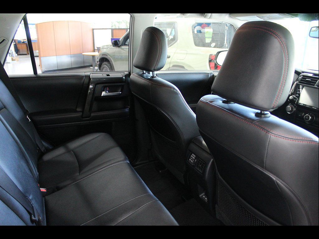 Used 2024 Toyota 4Runner TRD Off-Road Premium AWD/4WD image 20
