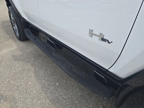 New 2025 GMC Hummer EV 3X image 12