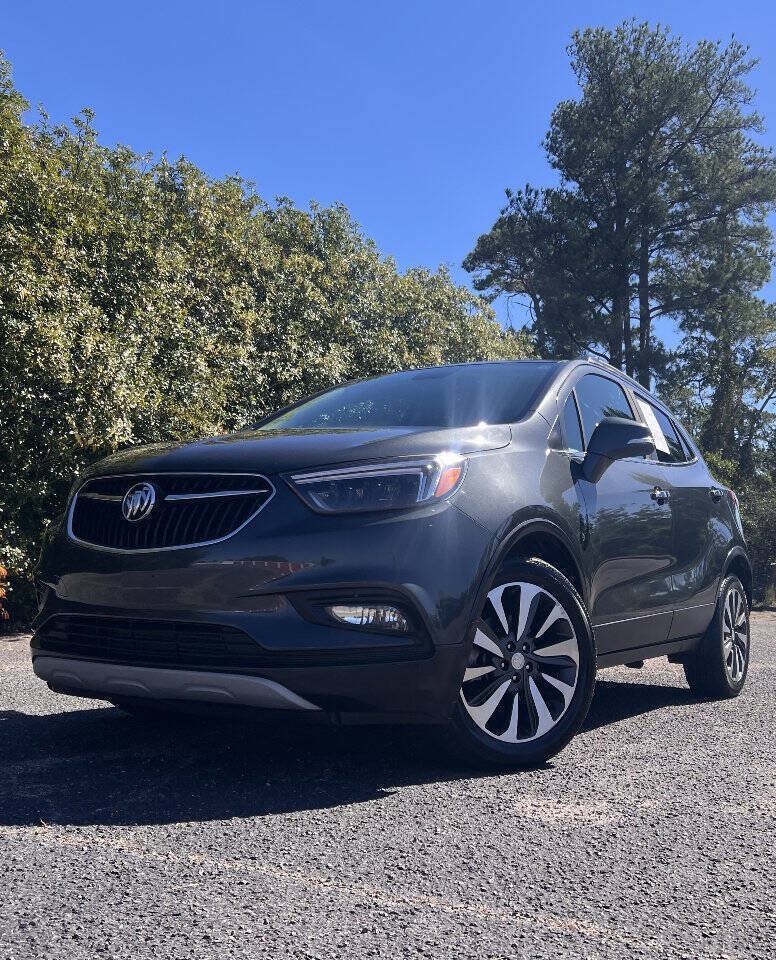 Used 2018 Buick Encore Essence FWD image 2