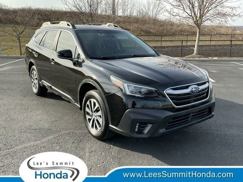 Used 2021 Subaru Outback Premium image 1