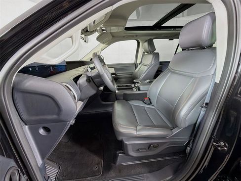 Used 2025 Ford Expedition Max Active image 11