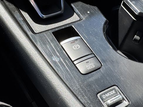 Used 2024 Nissan Rogue S image 18