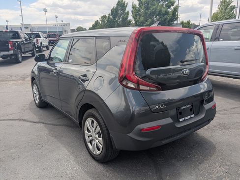 Used 2021 Kia Soul LX FWD image 8