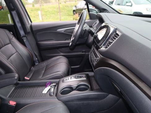 Used 2023 Honda Passport TrailSport image 24