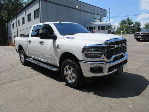 Used 2025 RAM 2500 Big Horn AWD/4WD image 7
